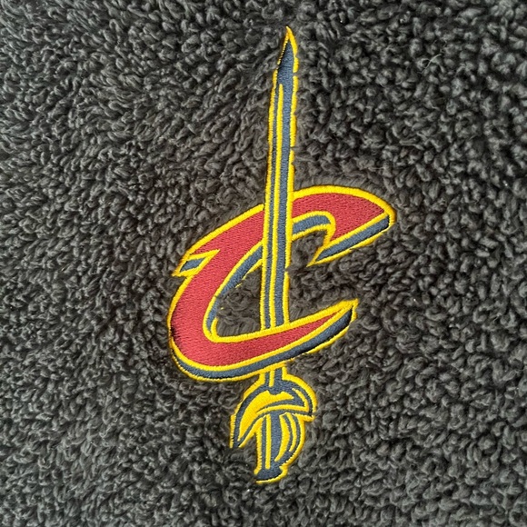 Cozy Girls Cleveland Cavs Pullover Hoodie-  Medium - Picture 4 of 4